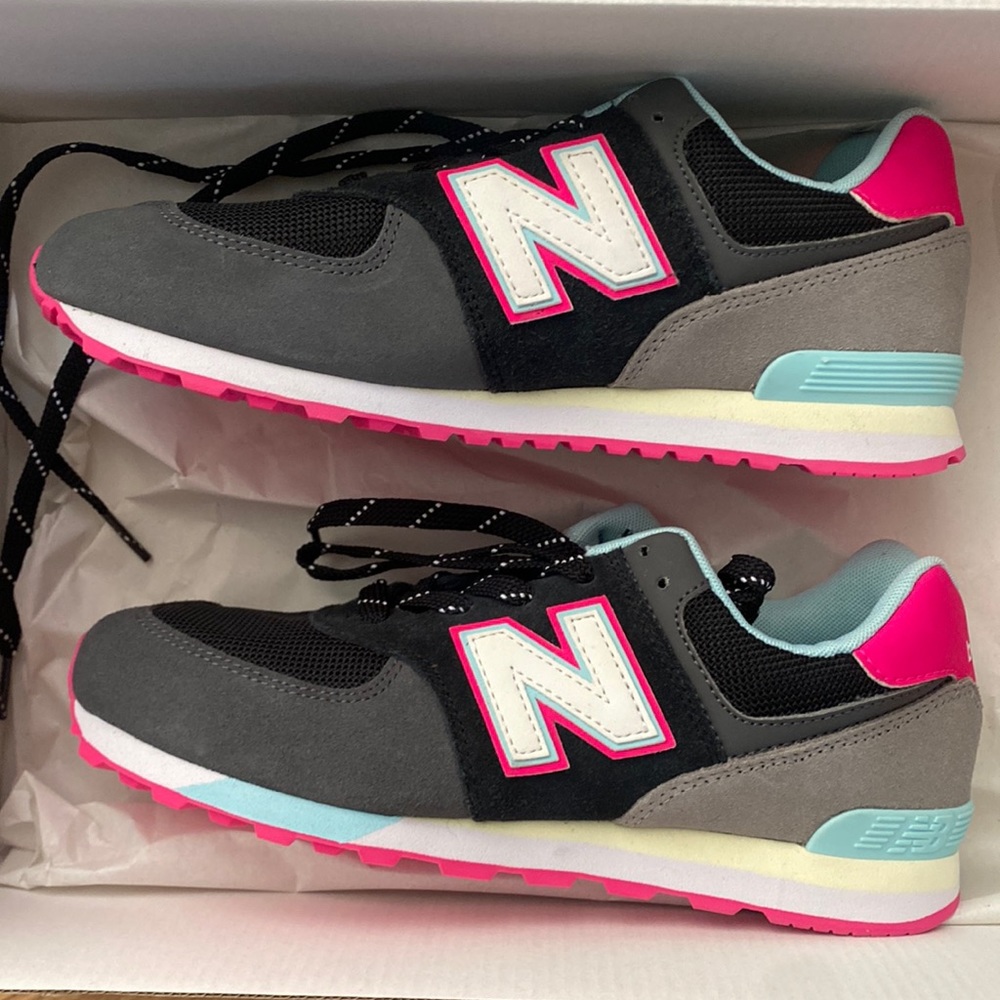 New Balance 574 Athletic Shoe - Black / Pink Glow
